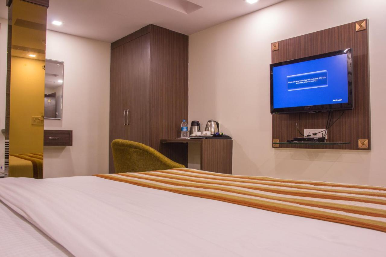 Hotel Pawan Plaza Near Sir Ganga Ram Hospital Deli Exterior foto