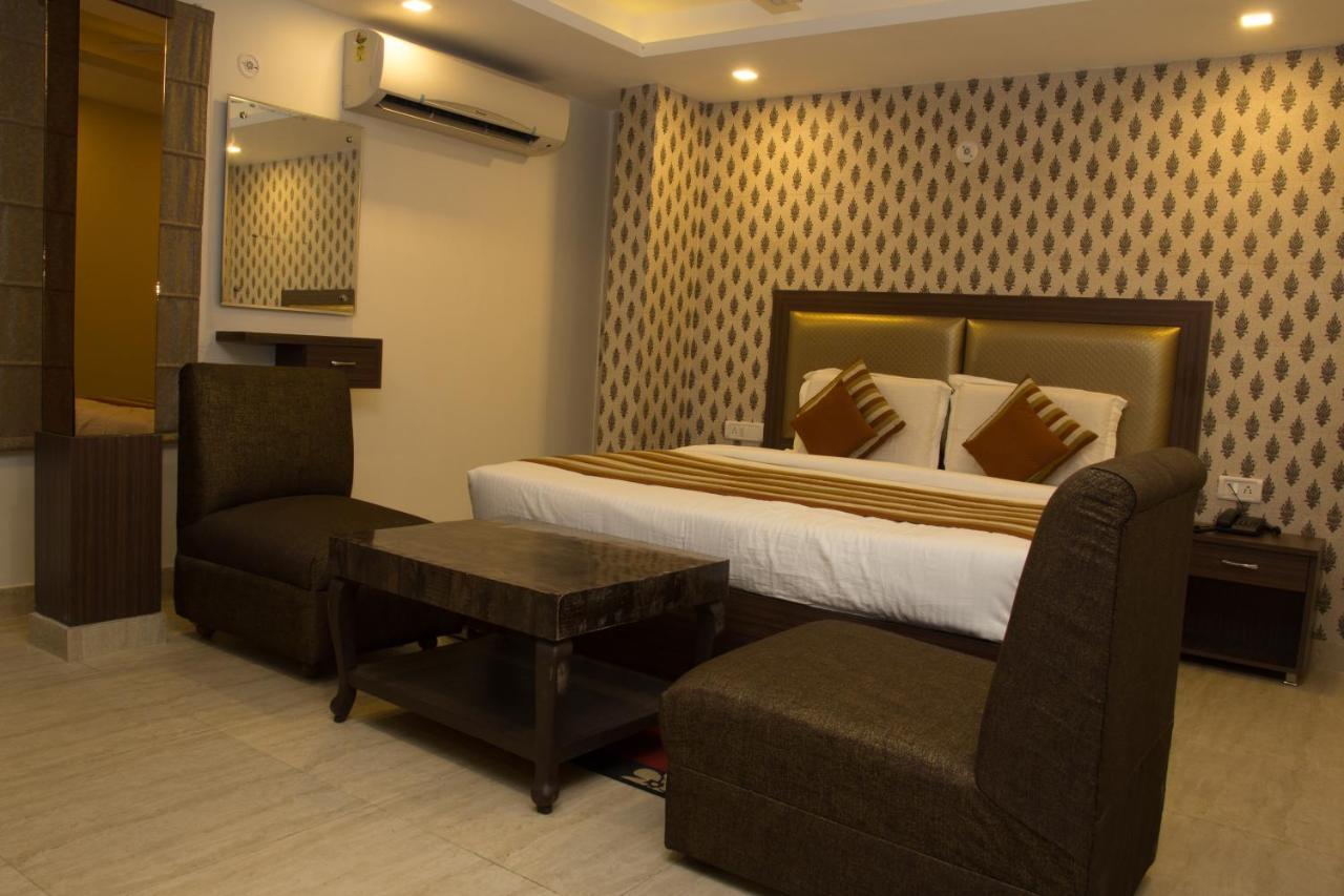 Hotel Pawan Plaza Near Sir Ganga Ram Hospital Deli Exterior foto