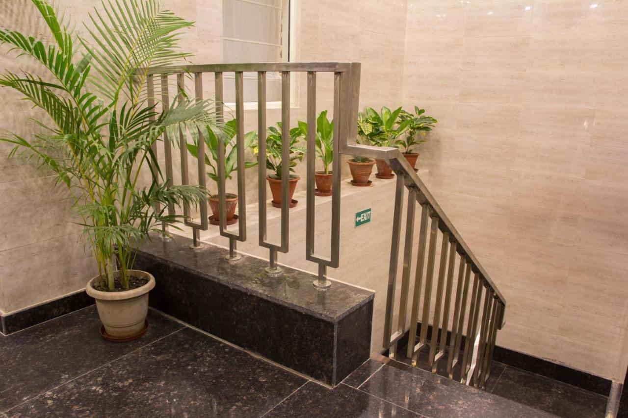 Hotel Pawan Plaza Near Sir Ganga Ram Hospital Deli Exterior foto