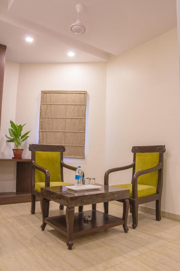 Hotel Pawan Plaza Near Sir Ganga Ram Hospital Deli Exterior foto