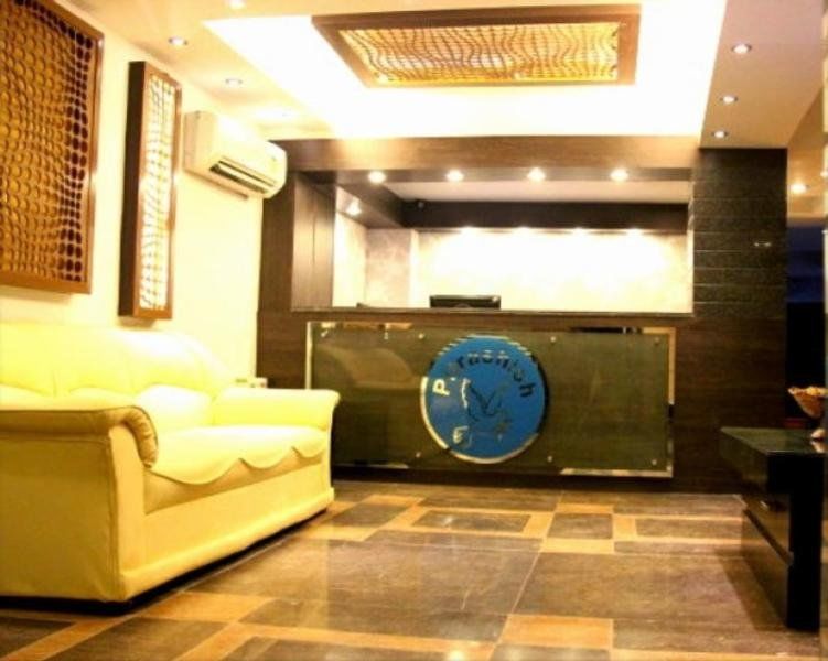 Hotel Pawan Plaza Near Sir Ganga Ram Hospital Deli Exterior foto