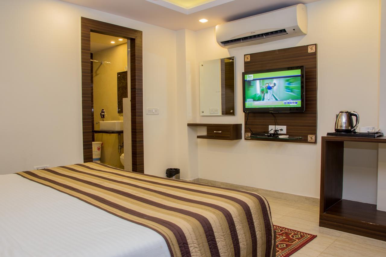Hotel Pawan Plaza Near Sir Ganga Ram Hospital Deli Exterior foto