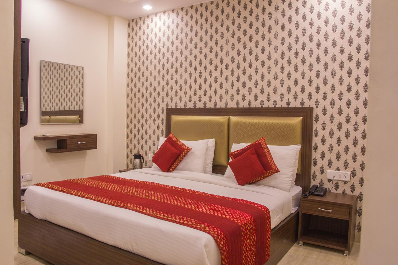 Hotel Pawan Plaza Near Sir Ganga Ram Hospital Deli Exterior foto