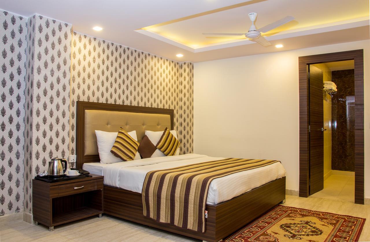 Hotel Pawan Plaza Near Sir Ganga Ram Hospital Deli Exterior foto