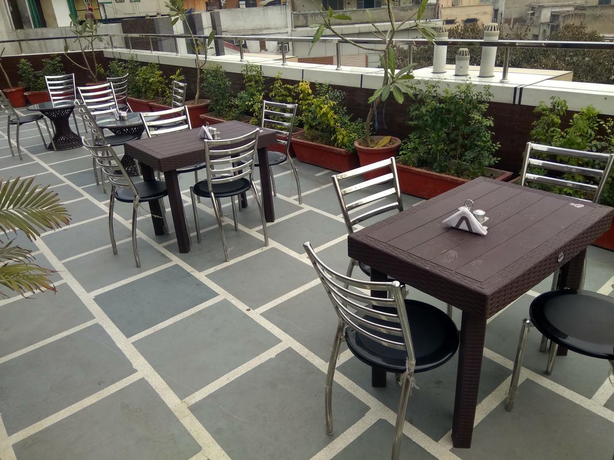 Hotel Pawan Plaza Near Sir Ganga Ram Hospital Deli Exterior foto